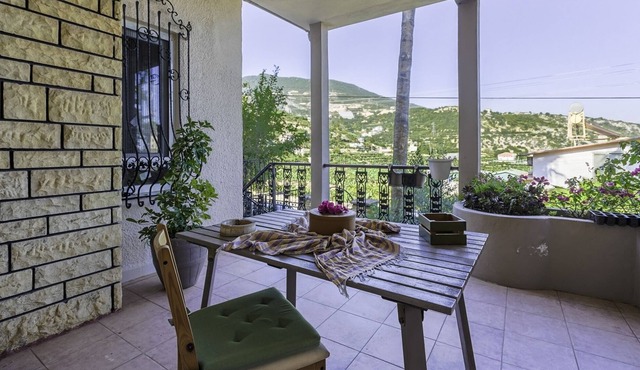 Chic Villa w a Fireplace, Pool, Terrace in Alanya