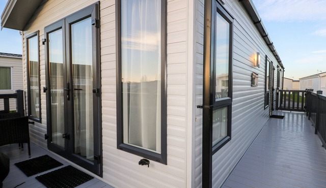 Chichester Lakeside Holiday Park