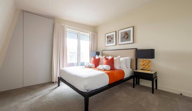 Chigwell 1BR Study Escape CHCL F9