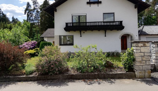 Child-Friendly Apartment “Entspannung und Natur in Bayern” with Wi-Fi, Balcony & Garden; Parking Available, Pets Allowed