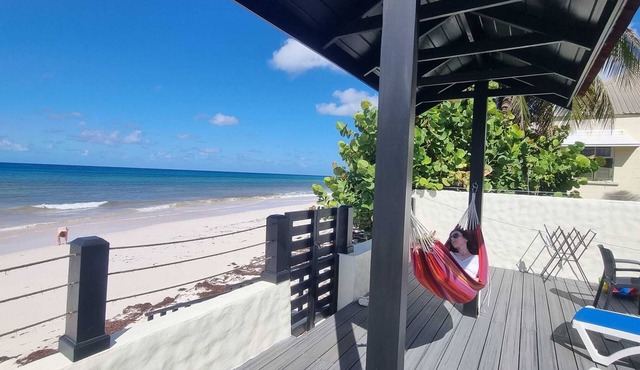 Chill a Bit Beach Apartment, Beachside Bliss! Apartment and Deck On the Beach!
