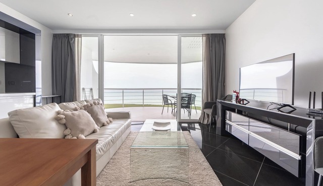 Chill Beachfront Vibes with 3BR Ocean Views & Pool