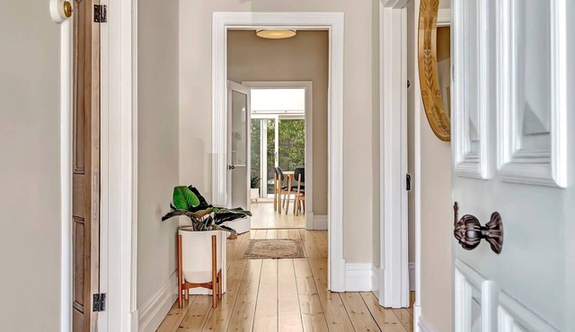 Chimney Cottage Family Gem where Beach meets Port