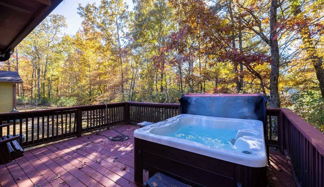 Chimney Mountain Chalet - Spacious Pet Friendly Chalet for the Whole Family