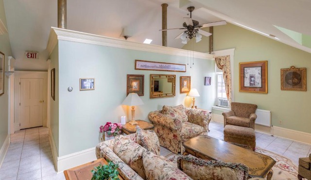 Chipman Hill Suites - Senator Dever House