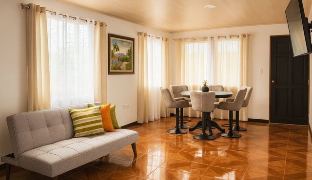 Chirripó Views : High Speed Wi-Fi : Terrace Apartment with 24/7 Security