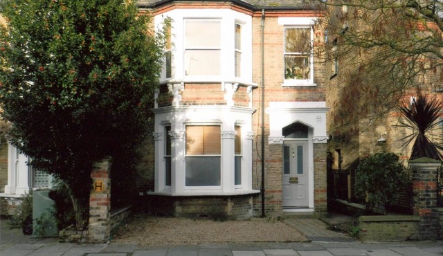 Chiswick, London,W4, 2 Bedroom Garden Flat.