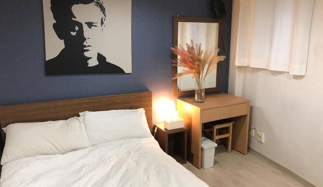 Chris Hostel