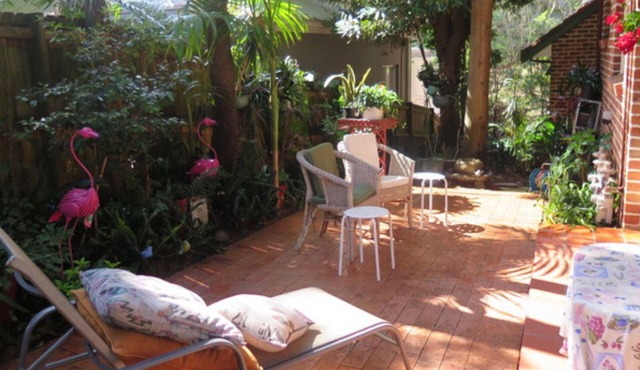 CHRISTMAS IN SYDNEY! SMART QUIET TOWNHOUSE,CLOSE TO CBD, SPACIOUS PATIO GARDEN