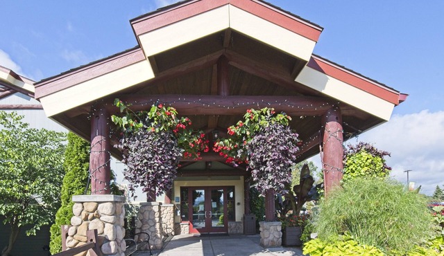 Christmas Mountain Village™ - Wisconsin Dells - 2 Bedroom Cottage