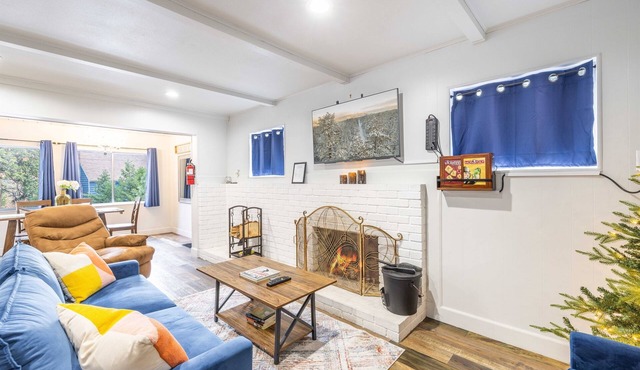 Christmas Tree Hideaway | Modern 2BR Pet-Friendly