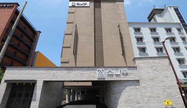 Chuncheon Pine Tree Hotel