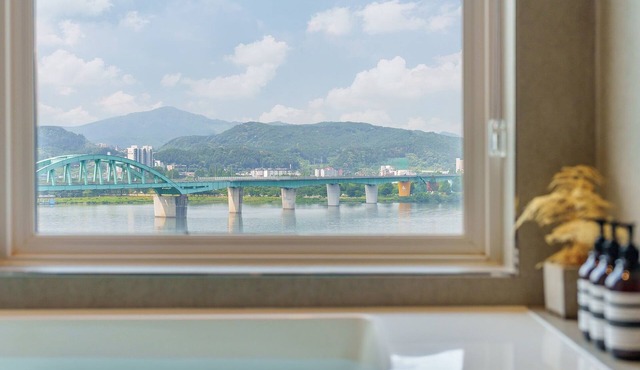 Chuncheon The Haven River Pension