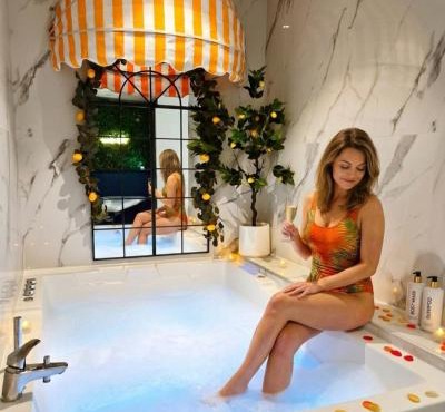Ciao Bella Wellness Suite - Luxury Jacuzzi, Massage Table & AC in Central Nice