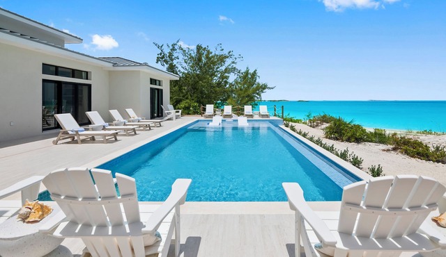 CIESTA SANDS- Beachfront Luxury, Top Beach, 4 bedrooms w private bath, Pool