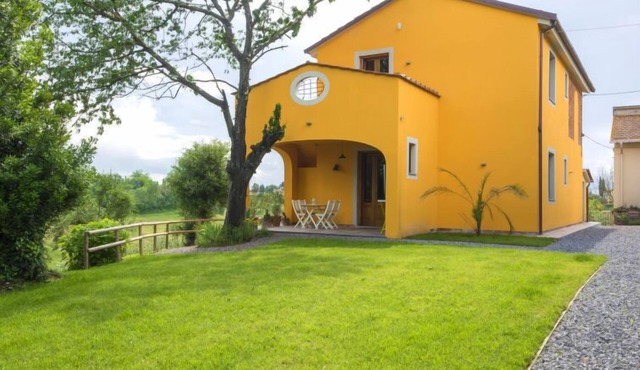 Ciliegio by Interhome