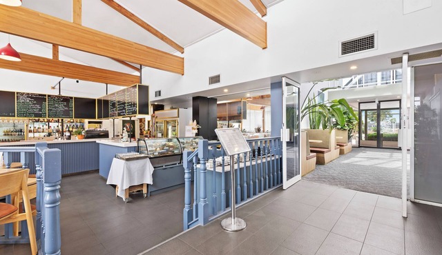 Ciloms Airport Lodge