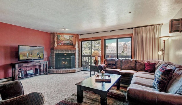 Cimarron 301, Cozy 2BR condo in Breckenridge, perfect for mountain getaways!