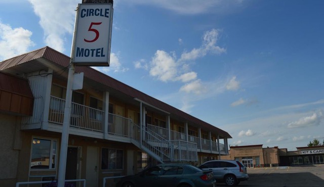 Circle 5 Motel