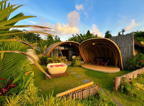 Circle House Bamboo Sidemen