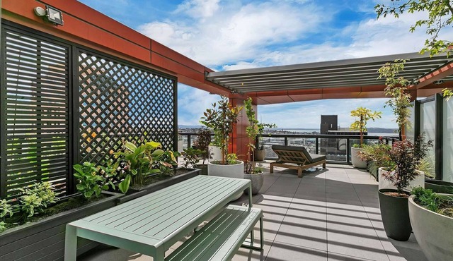 City and View Holiday Home