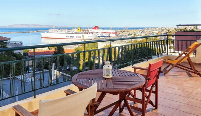 City Center Penthouse with Sea View