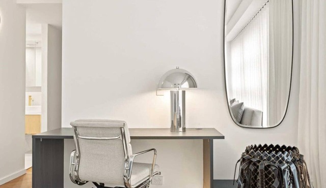 City Centre Studio by Hyde Park