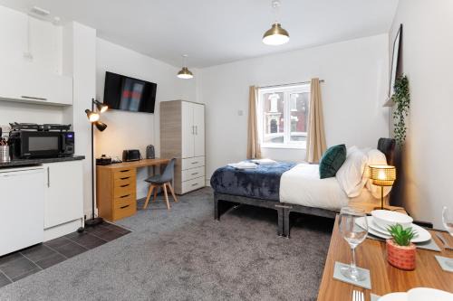 City Centre Studio 1 with Kitchenette, Free Wifi and Smart TV with Netflix by Yoko Property