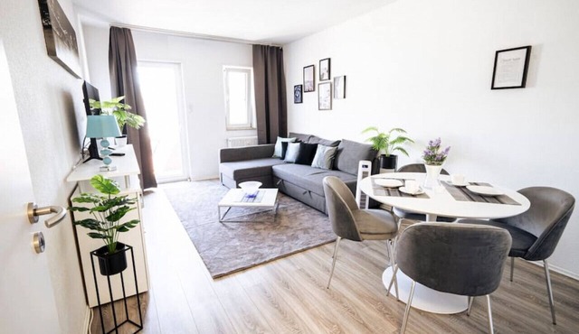 City Suite | 5 Min to HBF