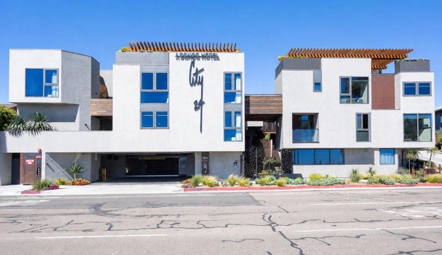 City24 Condo Hotel Little Italy Mission Hills