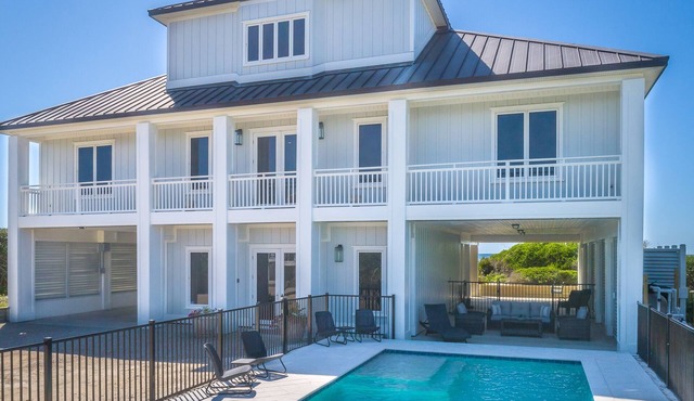 CJ's Beach Front 6 BR Heated Pool Private Home