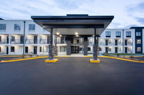 Clarion Pointe