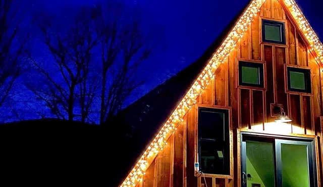 Classic A-Frame Mtns River Hot Tub