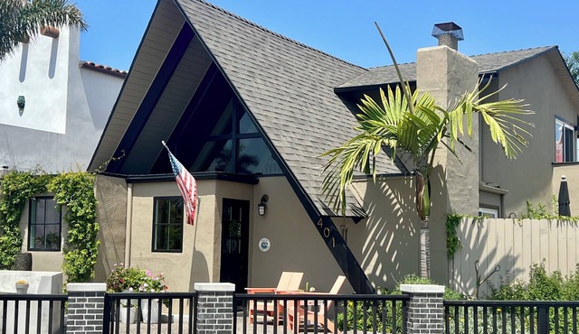 Classic A-Frame Newport Shores House - walk to the beach!