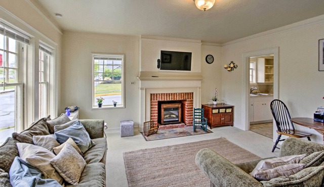 Classic Aberdeen Apt 1 Mi to Riverfront Park!