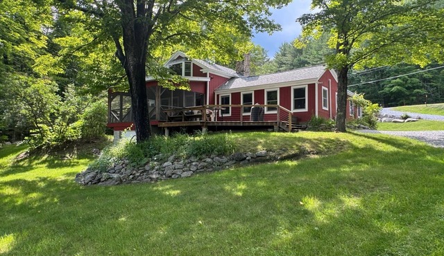 Classic Adirondack Lakefront Cottage w/70' dock & 200 Private Acres for Hiking