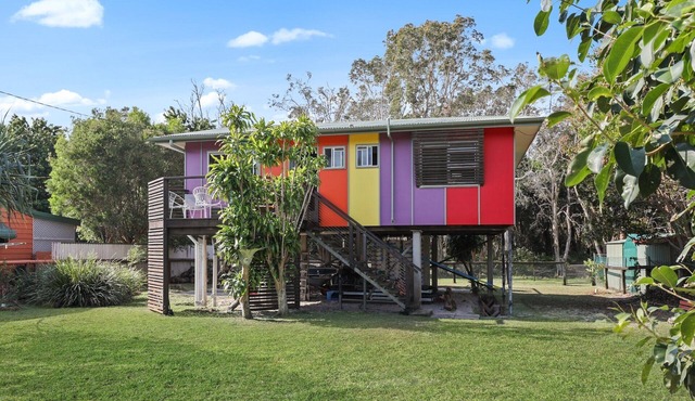 Classic Beach Shack in a Quiet Bush Dune Setting