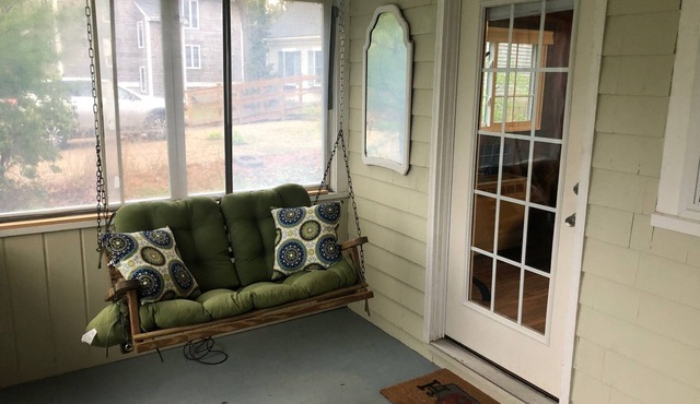 Classic Cape Cod Cottage with Association Beach rights to 2 Jenkins Pond beaches