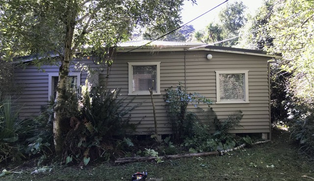 Classic Charming Cottage in Peel Forrest! Family & Pet friendly.