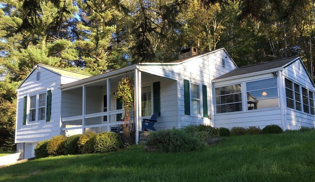 Classic Cottage w/Beautiful Catskill View, on 5 peaceful acres. Weekly discount!