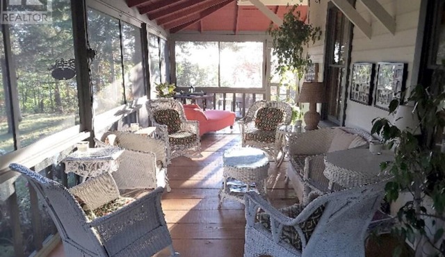 Classic Kawartha Lakes Cottage Experience - Stoney Lake