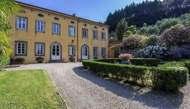 Classic Luxury villa rental in Lucca