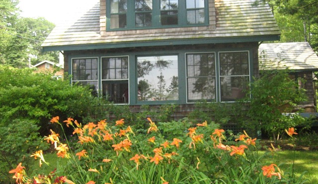 Classic Maine Cottage with ocean views
