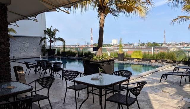 Classic Modern Studio Room Apartment at The Square Surabaya