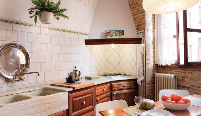 Classic Old Town Mester Apartments VLC, central A/C and high speed wifi.