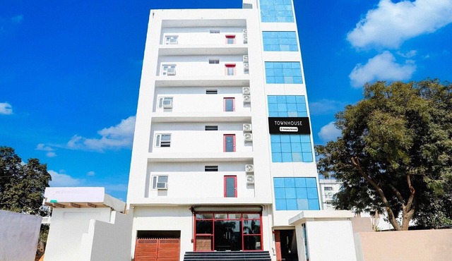 Classic with BalconySuper Townhouse Pahadiya