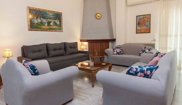 Classical 2 Bd Beauty Apt in Peaceful Chalandri