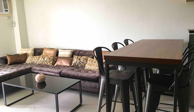 Classy 2BR Apartment + Netflix at Rockwell Makati