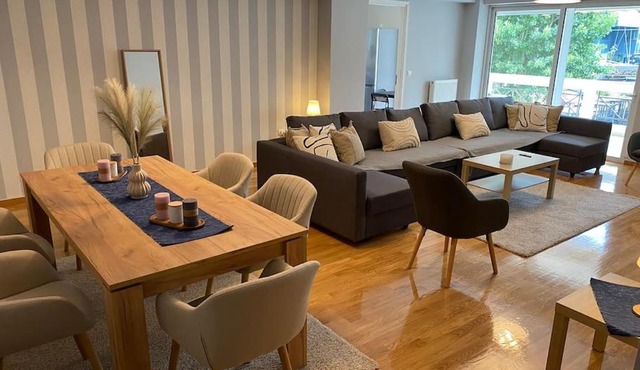 Classy 3BR with 2 Bathrooms Apartment in Marousi