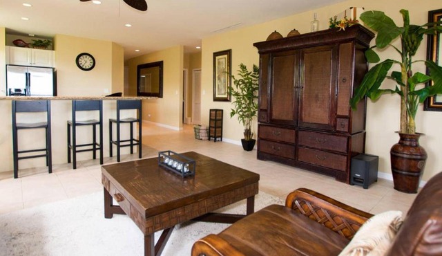 Classy artsy ocean-view unit near pool at Pacifico in Coco sleeps 6